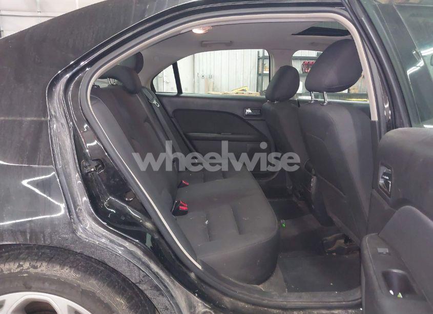 Photo 8 of 2011 Ford Fusion SE (VIN 3FAHP0HA7BR303071)