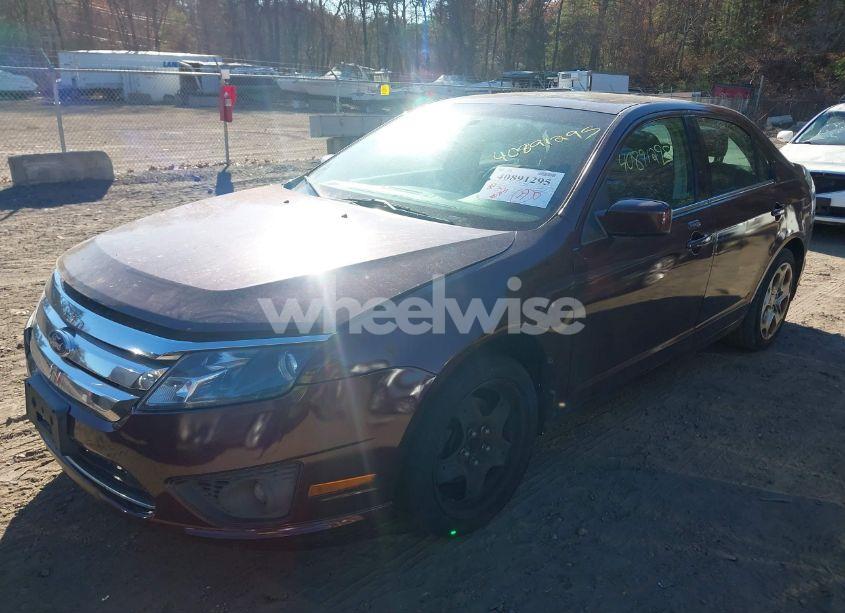 Photo 2 of 2011 Ford Fusion SE (VIN 3FAHP0HA7BR314829)