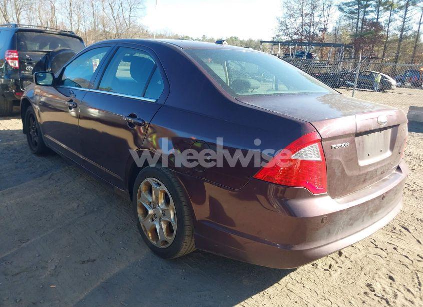 Photo 3 of 2011 Ford Fusion SE (VIN 3FAHP0HA7BR314829)