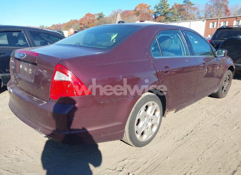 Photo 4 of 2011 Ford Fusion SE (VIN 3FAHP0HA7BR314829)