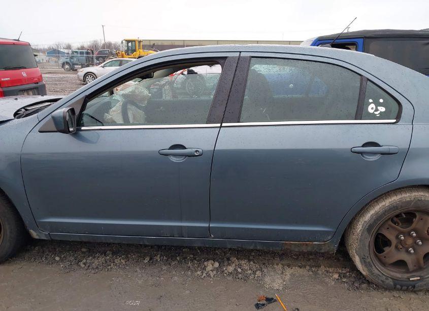 Photo 15 of 2011 Ford Fusion SE (VIN 3FAHP0HA7BR328004)