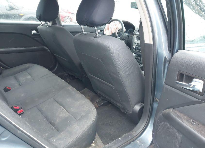 Photo 8 of 2011 Ford Fusion SE (VIN 3FAHP0HA7BR328004)