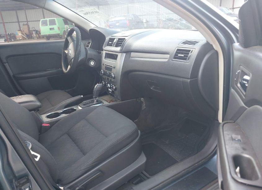 Photo 5 of 2011 Ford Fusion SE (VIN 3FAHP0HA7BR338340)