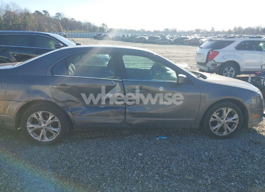 Photo 13 of 2012 Ford Fusion SE (VIN 3FAHP0HA7CR102613)