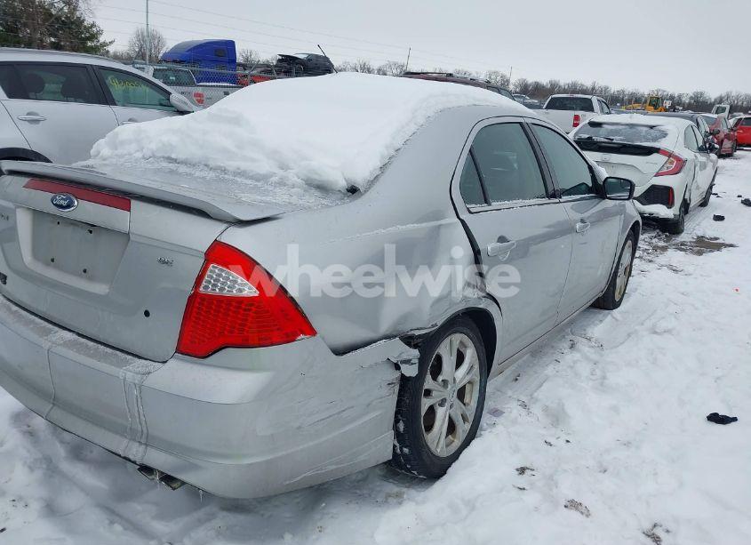 Photo 6 of 2012 Ford Fusion SE (VIN 3FAHP0HA7CR105091)