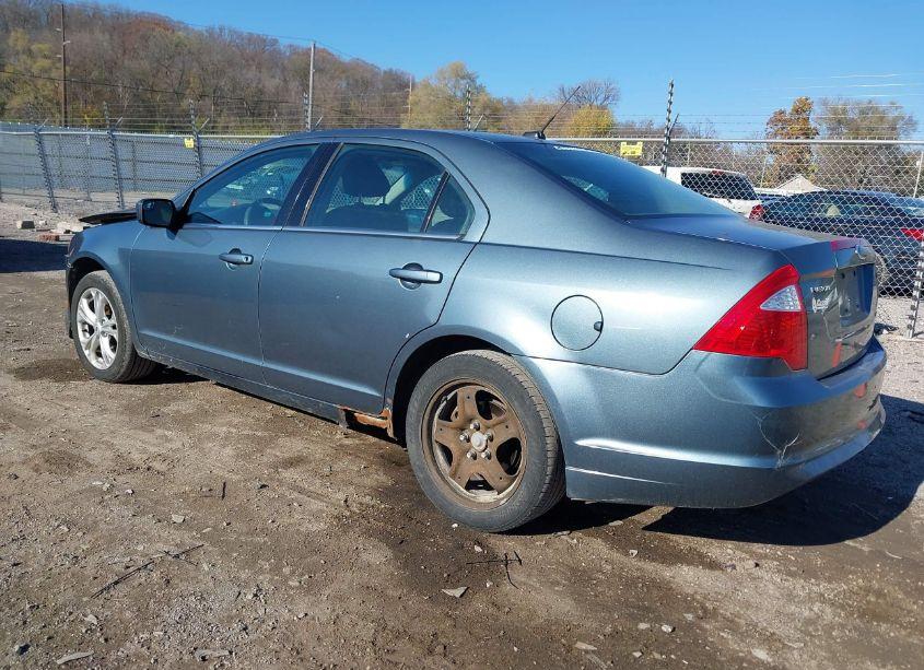 Photo 3 of 2012 Ford Fusion SE (VIN 3FAHP0HA7CR123378)
