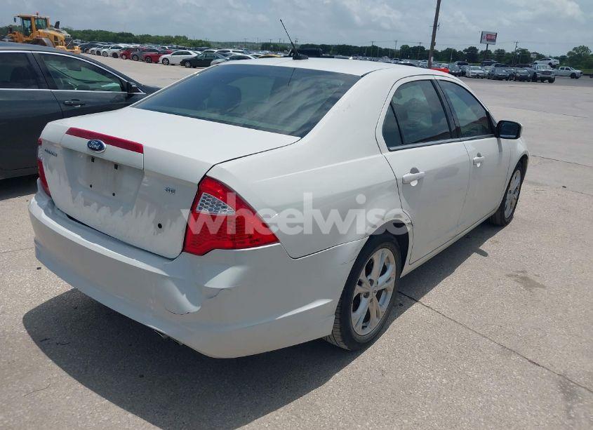 Photo 4 of 2012 Ford Fusion SE (VIN 3FAHP0HA7CR124272)