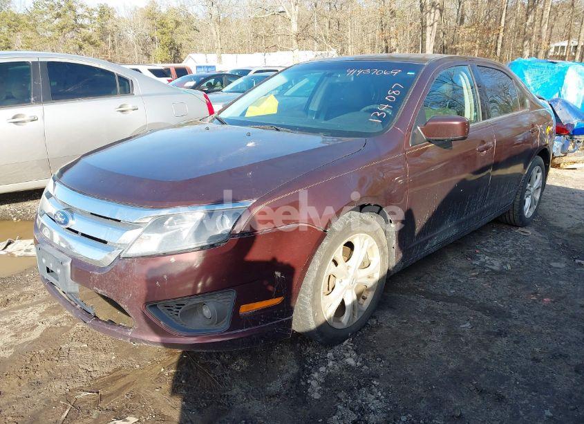 Photo 2 of 2012 Ford Fusion SE (VIN 3FAHP0HA7CR134087)