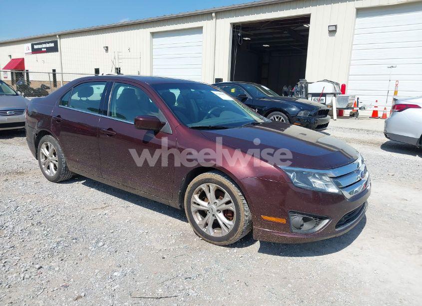 2012 Ford Fusion SE (VIN 3FAHP0HA7CR150063) main photo