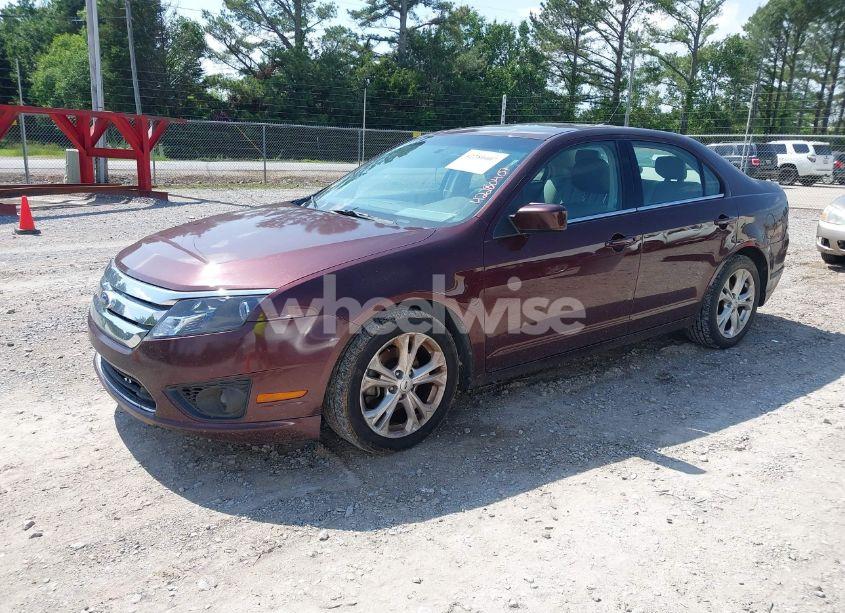 Photo 2 of 2012 Ford Fusion SE (VIN 3FAHP0HA7CR150063)