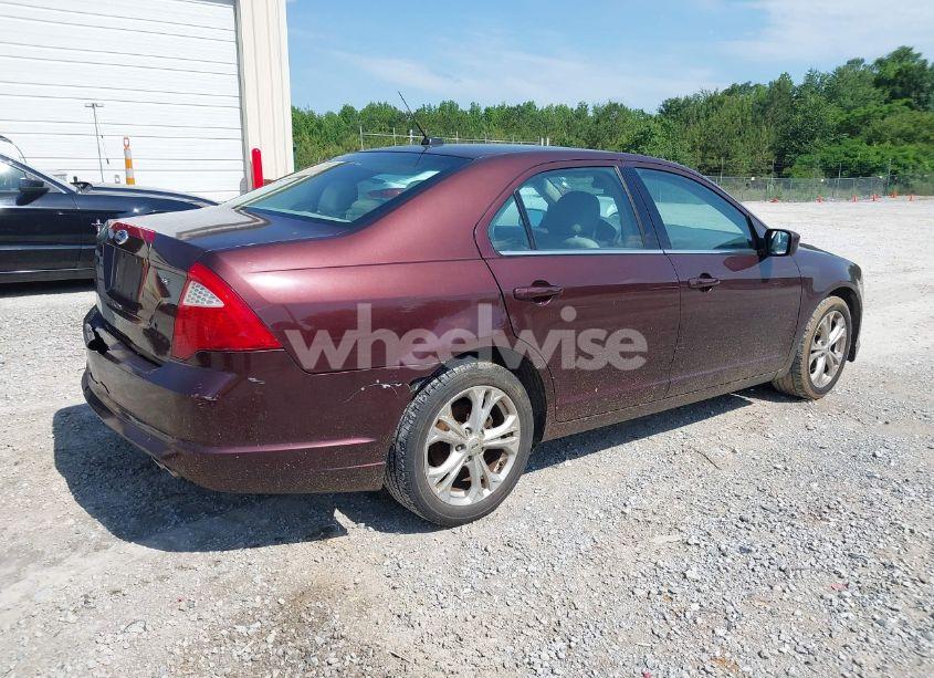 Photo 4 of 2012 Ford Fusion SE (VIN 3FAHP0HA7CR150063)