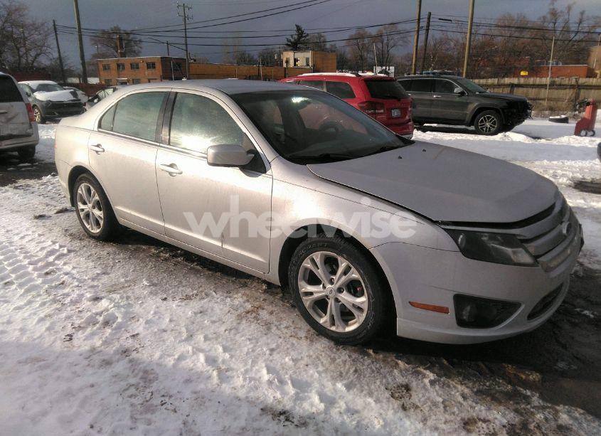 2012 Ford Fusion SE (VIN 3FAHP0HA7CR190742) main photo