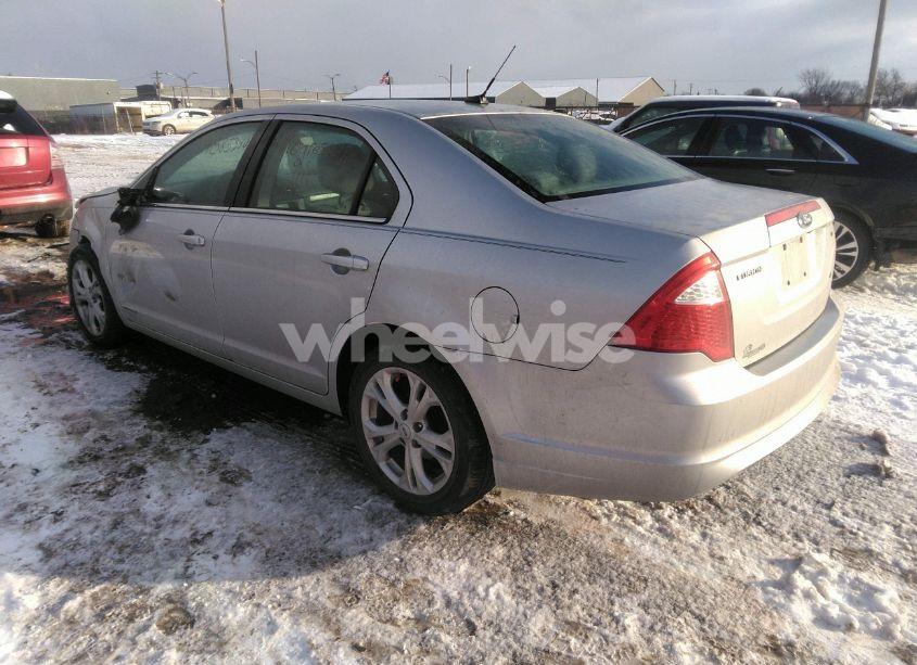 Photo 3 of 2012 Ford Fusion SE (VIN 3FAHP0HA7CR190742)