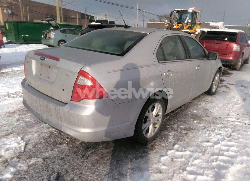 Photo 4 of 2012 Ford Fusion SE (VIN 3FAHP0HA7CR190742)