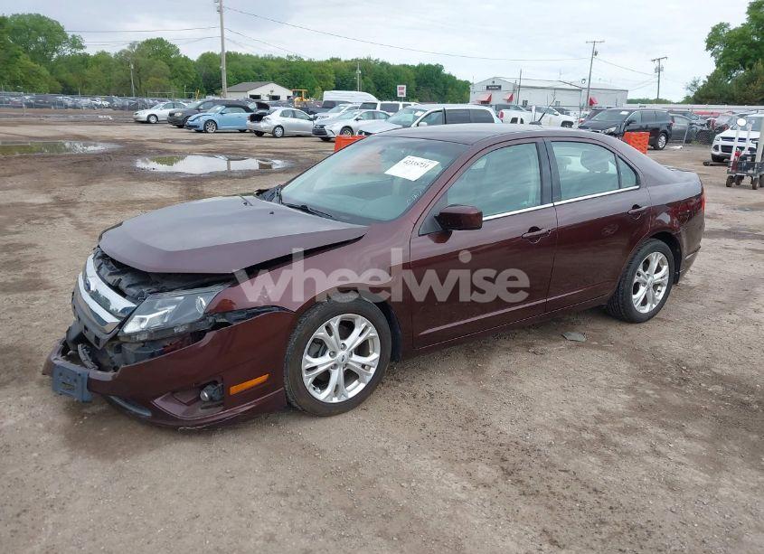 Photo 2 of 2012 Ford Fusion SE (VIN 3FAHP0HA7CR219821)