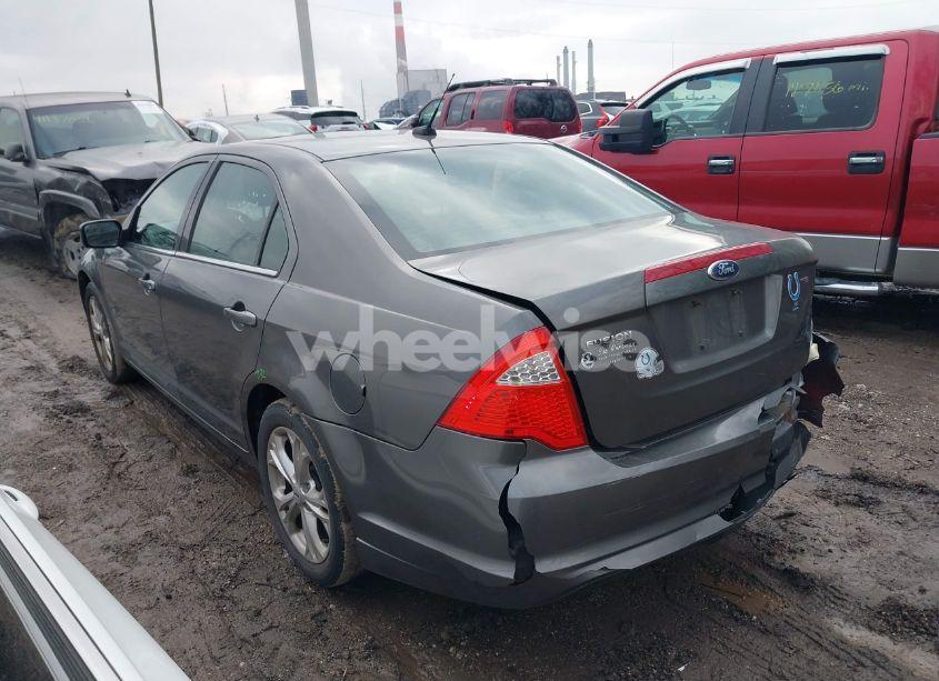 Photo 3 of 2012 Ford Fusion SE (VIN 3FAHP0HA7CR223450)