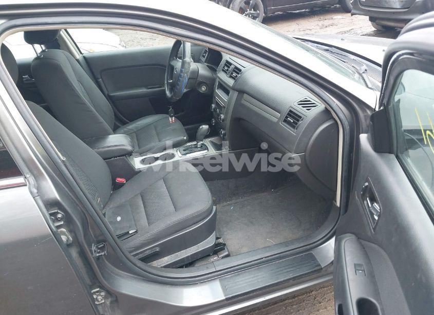 Photo 5 of 2012 Ford Fusion SE (VIN 3FAHP0HA7CR223450)