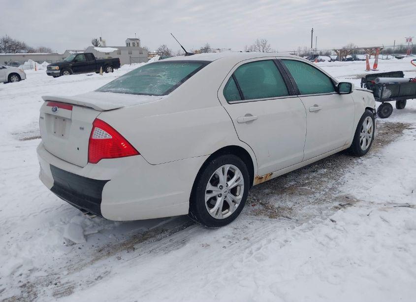 Photo 4 of 2012 Ford Fusion SE (VIN 3FAHP0HA7CR230091)