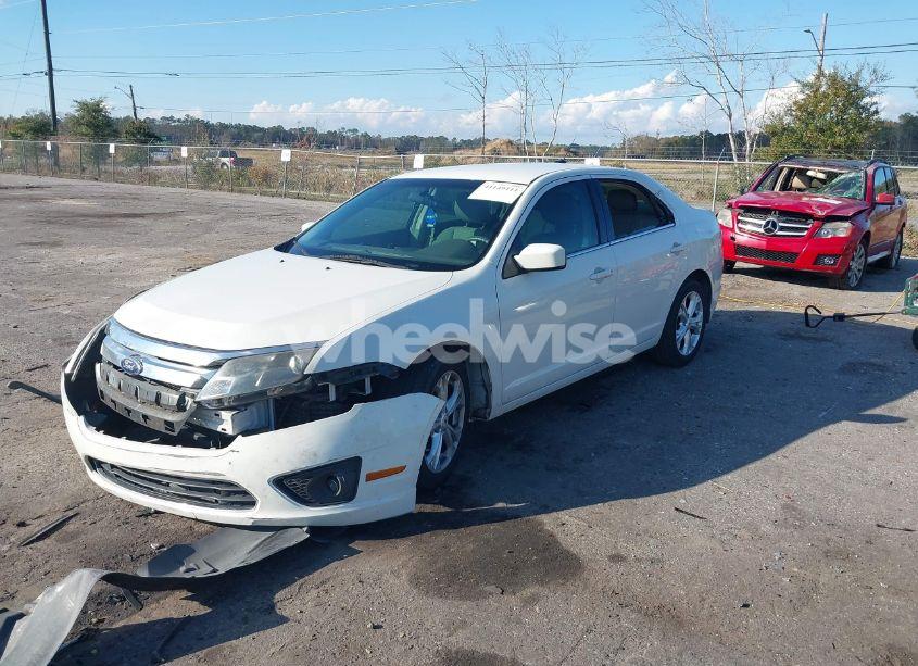 Photo 2 of 2012 Ford Fusion SE (VIN 3FAHP0HA7CR233234)