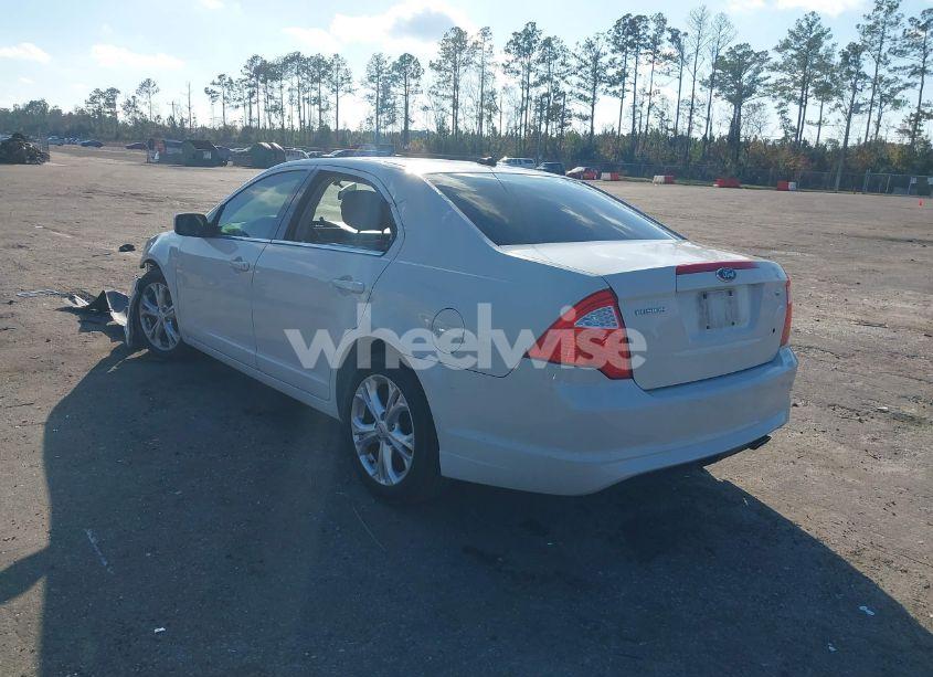 Photo 3 of 2012 Ford Fusion SE (VIN 3FAHP0HA7CR233234)