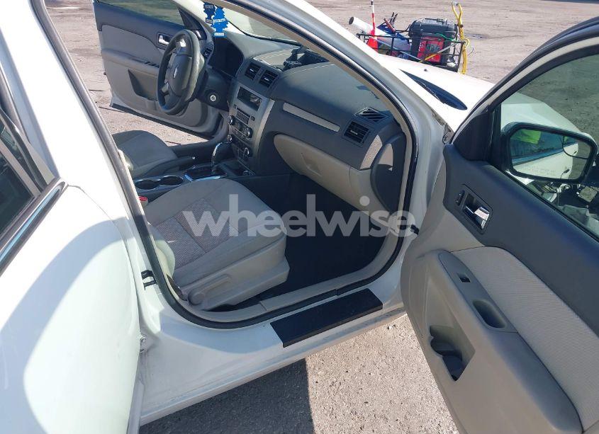 Photo 5 of 2012 Ford Fusion SE (VIN 3FAHP0HA7CR233234)