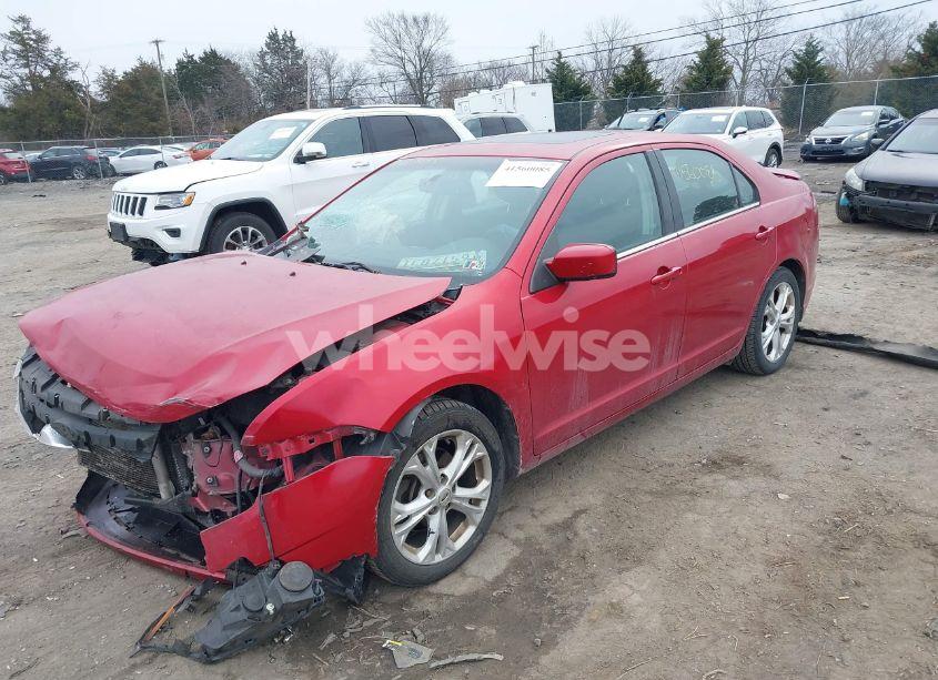 Photo 2 of 2012 Ford Fusion SE (VIN 3FAHP0HA7CR242077)