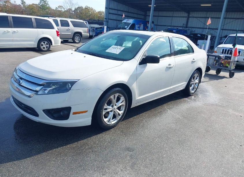 Photo 2 of 2012 Ford Fusion SE (VIN 3FAHP0HA7CR263284)