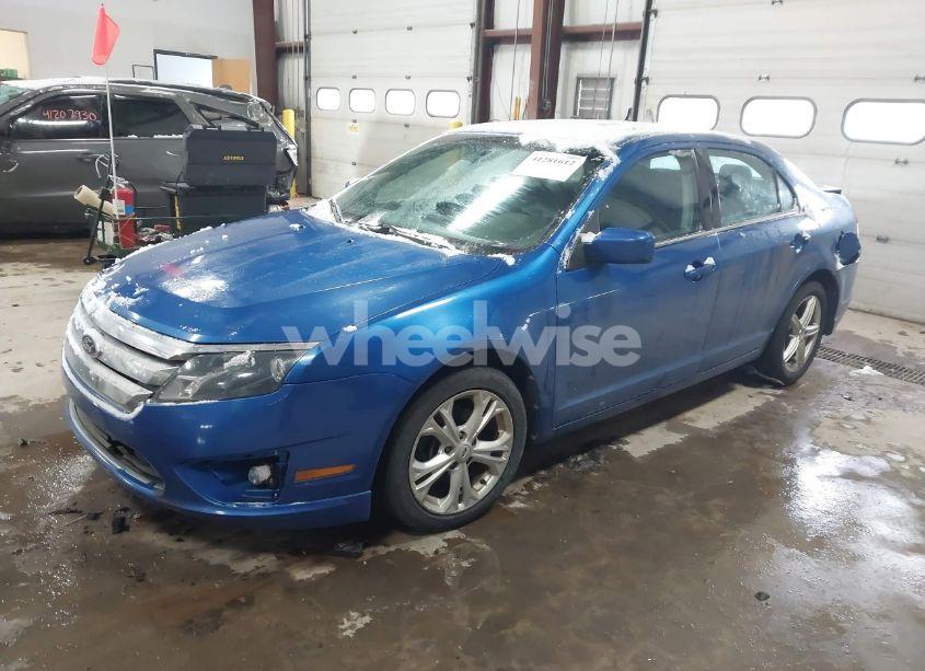 Photo 2 of 2012 Ford Fusion SE (VIN 3FAHP0HA7CR388222)