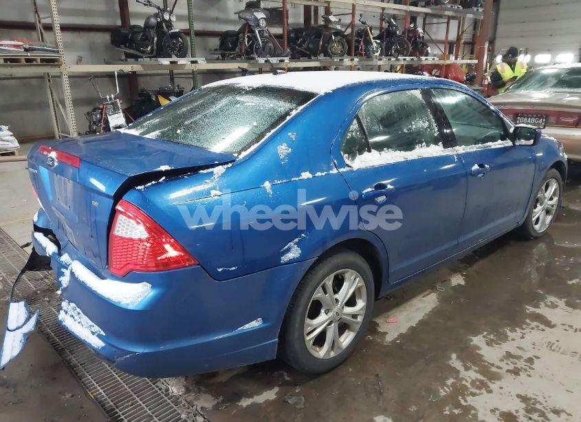 Photo 4 of 2012 Ford Fusion SE (VIN 3FAHP0HA7CR388222)