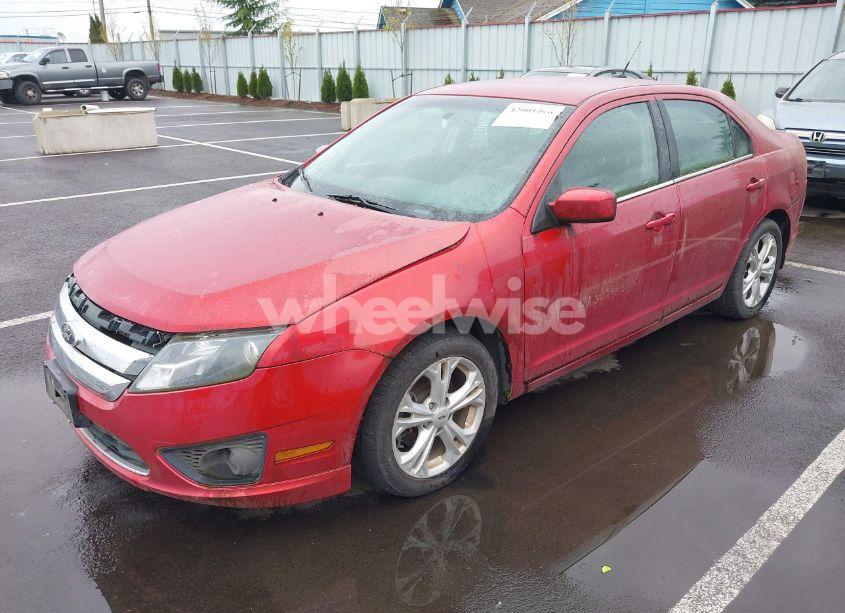 Photo 2 of 2012 Ford Fusion SE (VIN 3FAHP0HA7CR402846)