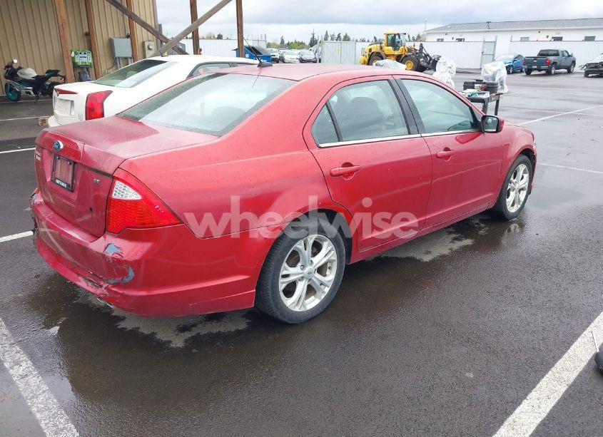 Photo 4 of 2012 Ford Fusion SE (VIN 3FAHP0HA7CR402846)