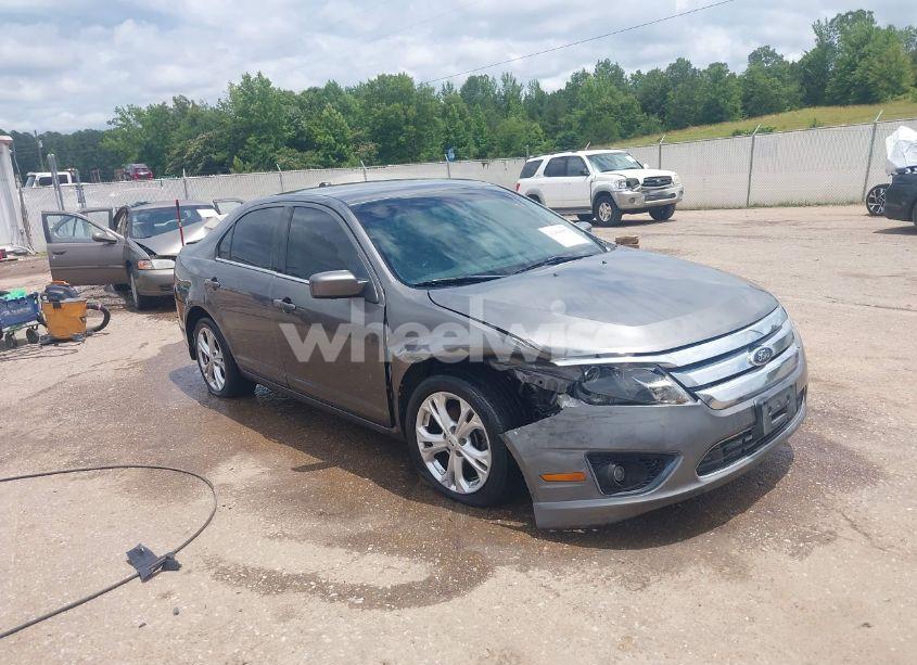 2012 Ford Fusion SE (VIN 3FAHP0HA7CR417511) main photo