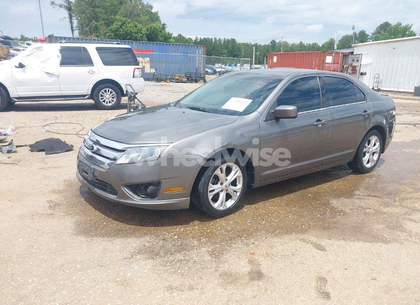 Photo 2 of 2012 Ford Fusion SE (VIN 3FAHP0HA7CR417511)