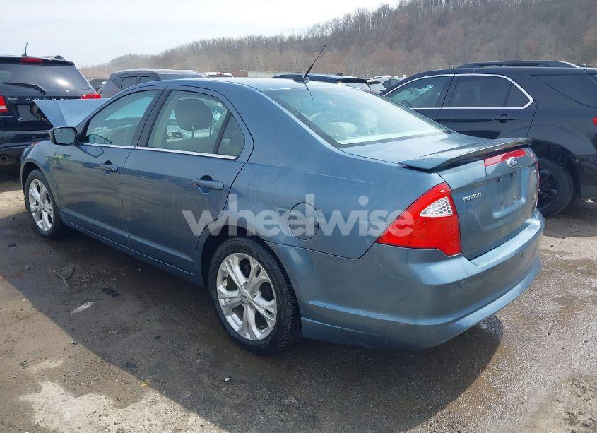 Photo 3 of 2012 Ford Fusion SE (VIN 3FAHP0HA7CR424958)