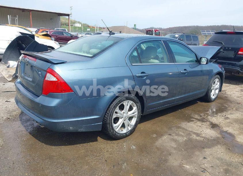 Photo 4 of 2012 Ford Fusion SE (VIN 3FAHP0HA7CR424958)