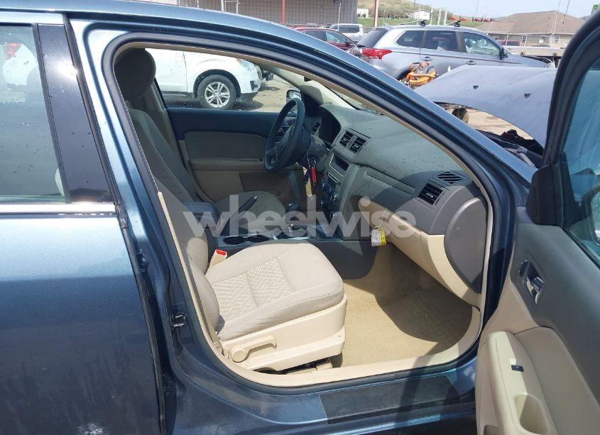 Photo 5 of 2012 Ford Fusion SE (VIN 3FAHP0HA7CR424958)