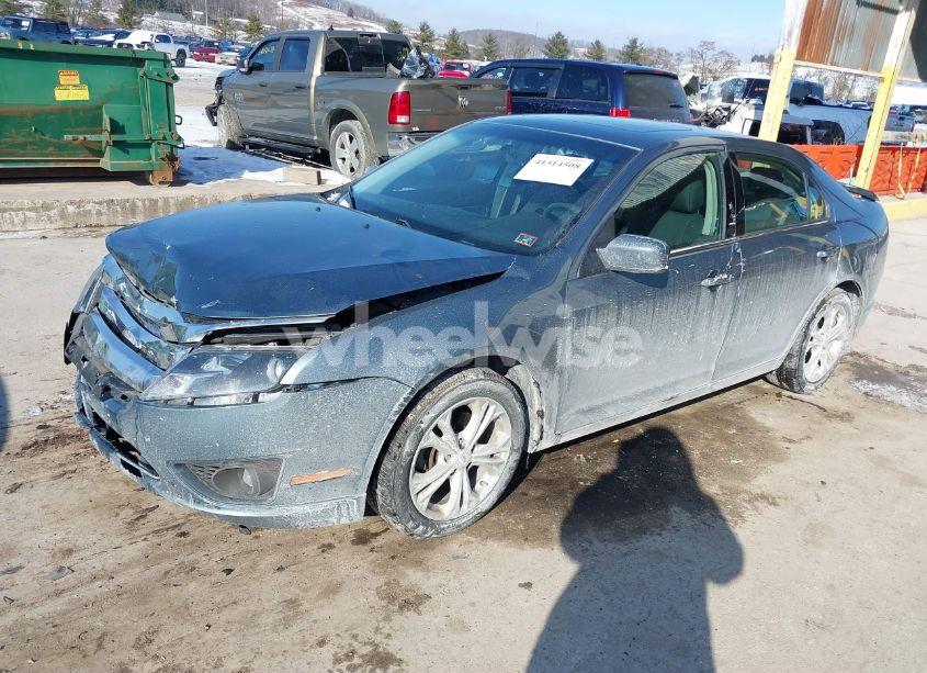 Photo 2 of 2012 Ford Fusion SE (VIN 3FAHP0HA7CR431831)