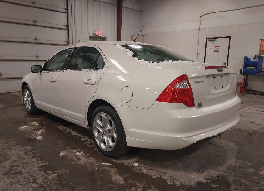 Photo 3 of 2010 Ford Fusion SE (VIN 3FAHP0HA8AR109101)