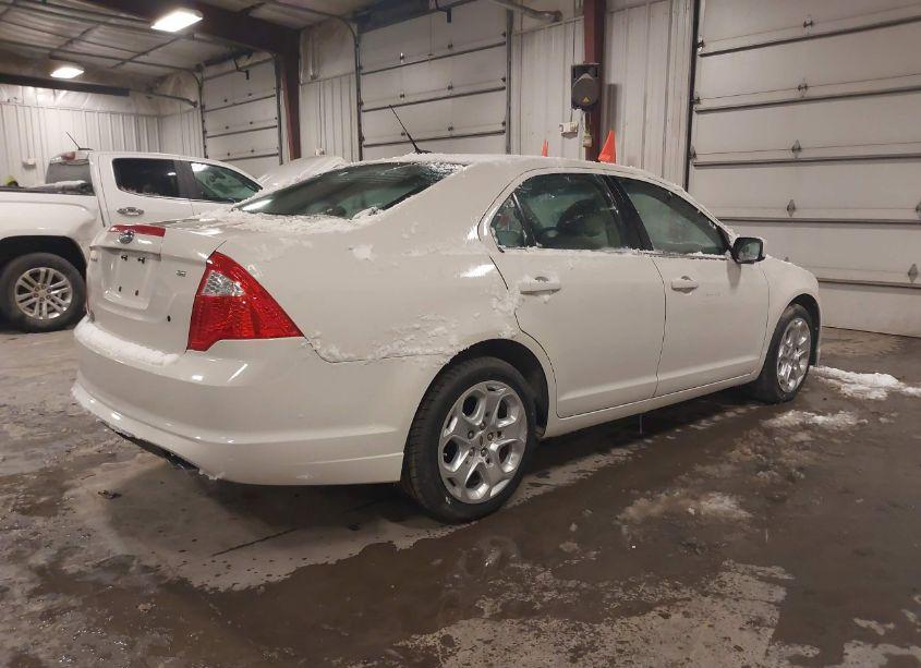 Photo 4 of 2010 Ford Fusion SE (VIN 3FAHP0HA8AR109101)