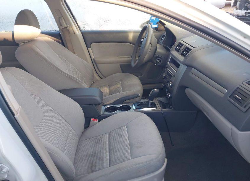 Photo 5 of 2010 Ford Fusion SE (VIN 3FAHP0HA8AR155477)