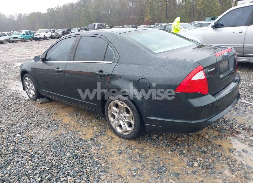 Photo 3 of 2010 Ford Fusion SE (VIN 3FAHP0HA8AR180900)