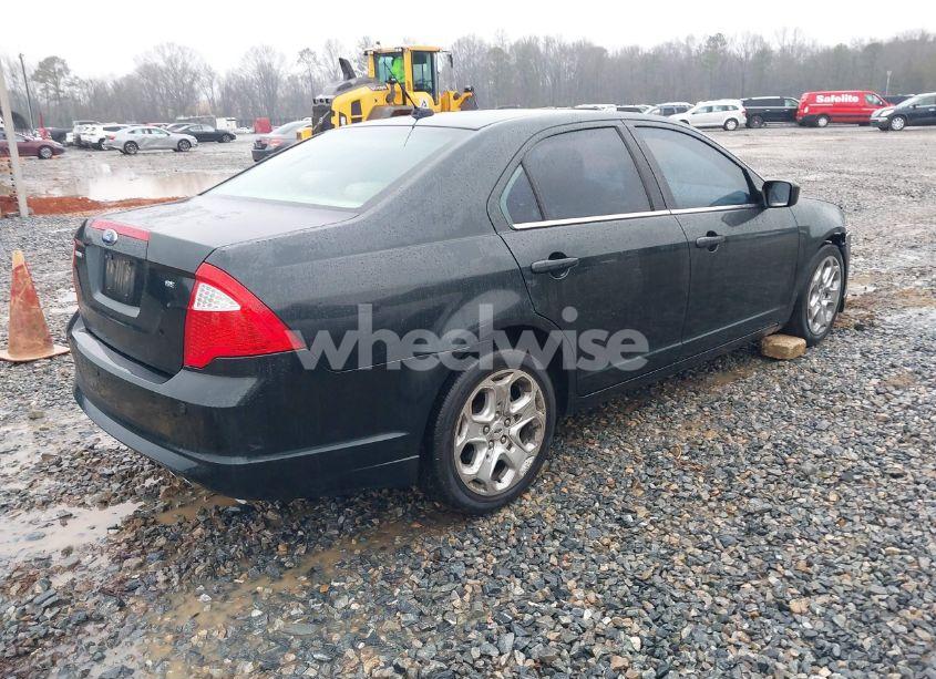 Photo 4 of 2010 Ford Fusion SE (VIN 3FAHP0HA8AR180900)