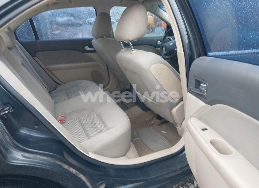 Photo 8 of 2010 Ford Fusion SE (VIN 3FAHP0HA8AR180900)