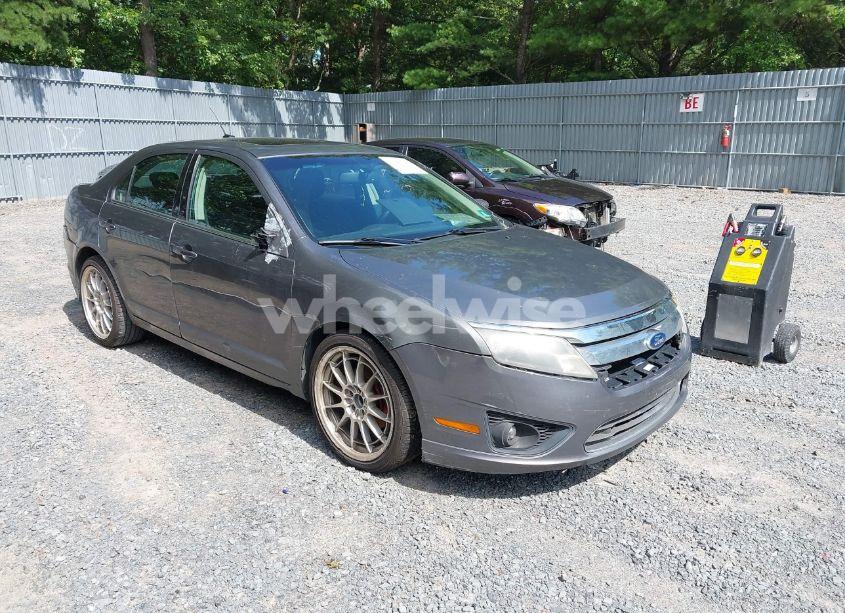 2010 Ford Fusion SE (VIN 3FAHP0HA8AR187703) main photo