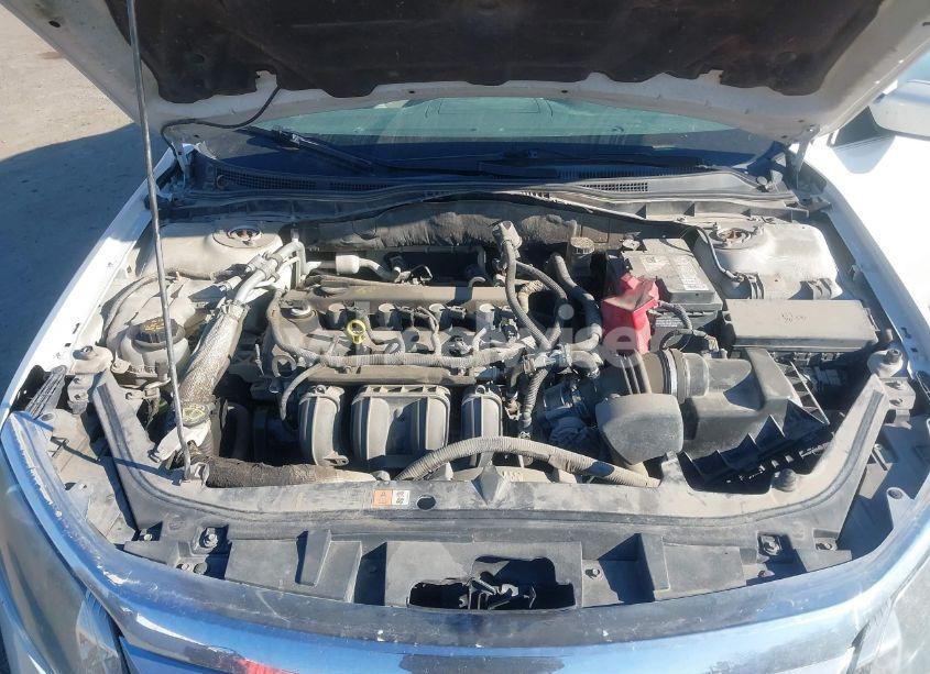 Photo 10 of 2010 Ford Fusion SE (VIN 3FAHP0HA8AR211465)