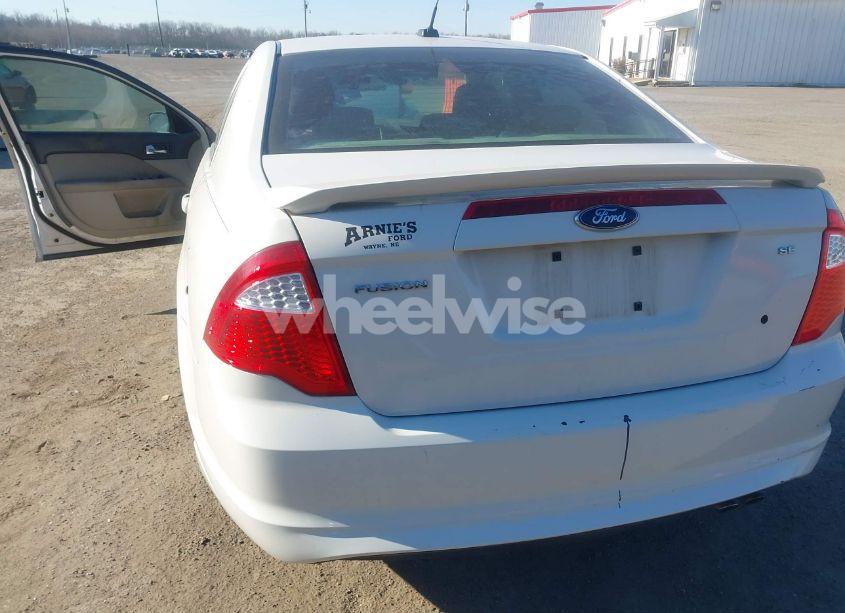 Photo 6 of 2010 Ford Fusion SE (VIN 3FAHP0HA8AR211465)
