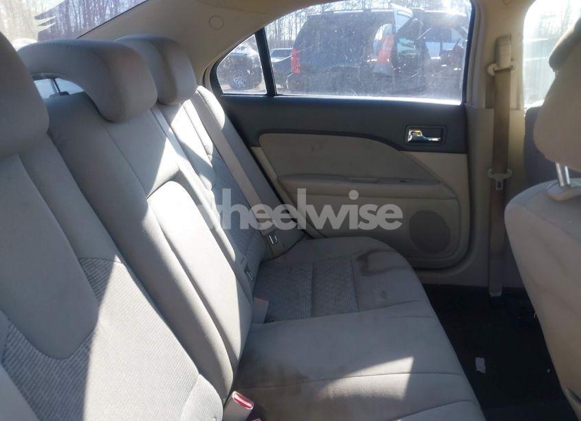 Photo 8 of 2010 Ford Fusion SE (VIN 3FAHP0HA8AR211465)