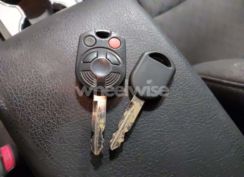 Photo 11 of 2010 Ford Fusion SE (VIN 3FAHP0HA8AR253165)