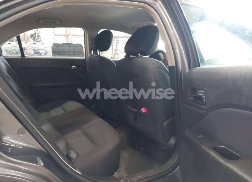 Photo 8 of 2010 Ford Fusion SE (VIN 3FAHP0HA8AR253165)