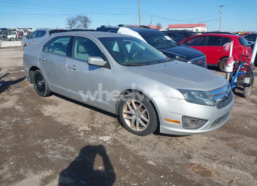 2010 Ford Fusion SE (VIN 3FAHP0HA8AR253196) main photo